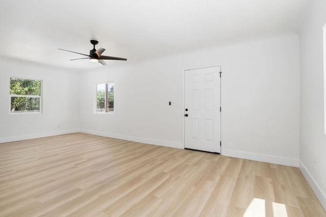 735 N Hughes Avenue, Fresno, CA 93728