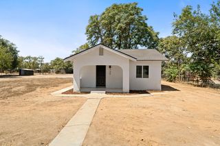 735 N Hughes Avenue, Fresno, CA 93728