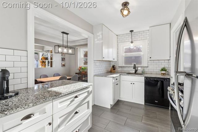 22644 Ridgeway Street, Saint Clair Shores, MI 48080