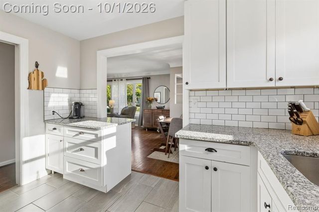22644 Ridgeway Street, Saint Clair Shores, MI 48080