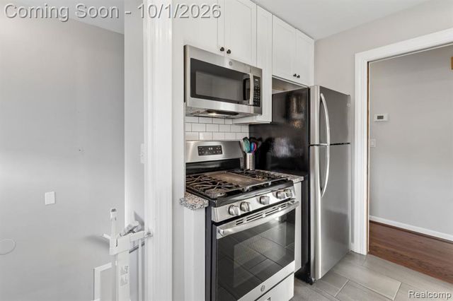 22644 Ridgeway Street, Saint Clair Shores, MI 48080