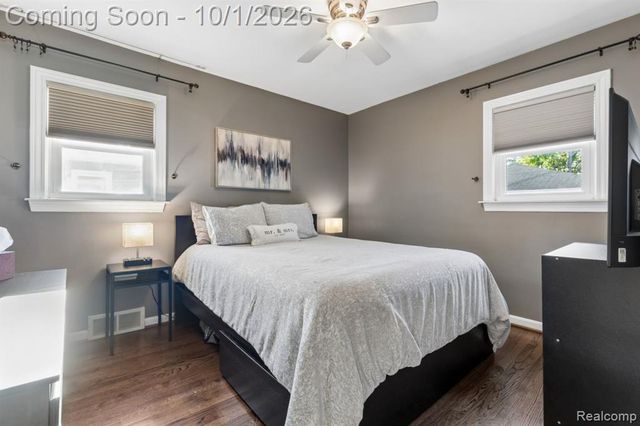 22644 Ridgeway Street, Saint Clair Shores, MI 48080
