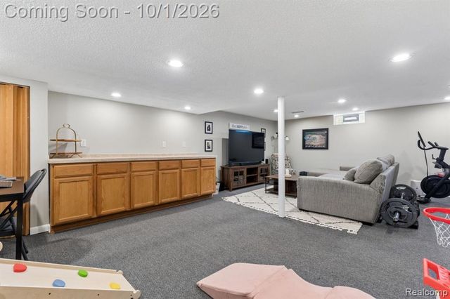 22644 Ridgeway Street, Saint Clair Shores, MI 48080