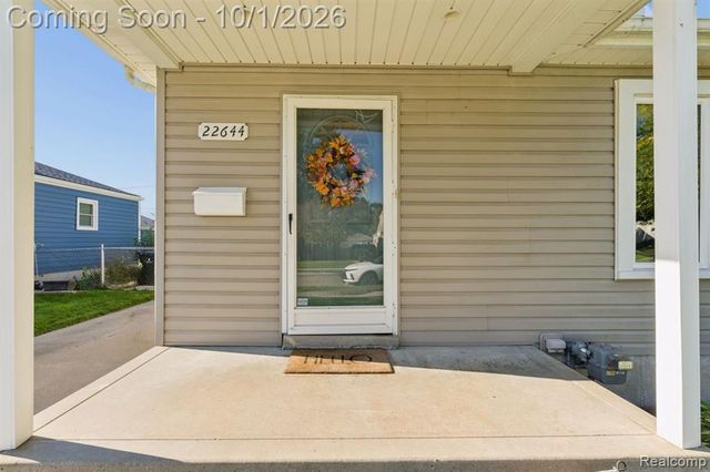 22644 Ridgeway Street, Saint Clair Shores, MI 48080