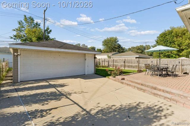 22644 Ridgeway Street, Saint Clair Shores, MI 48080