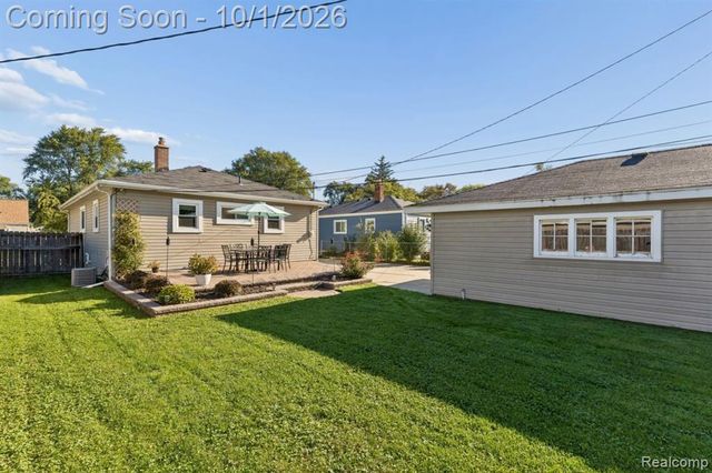 22644 Ridgeway Street, Saint Clair Shores, MI 48080