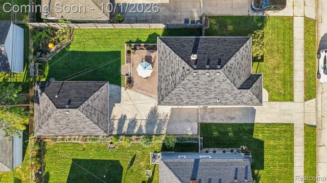 22644 Ridgeway Street, Saint Clair Shores, MI 48080