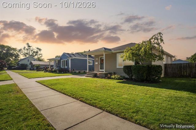 22644 Ridgeway Street, Saint Clair Shores, MI 48080