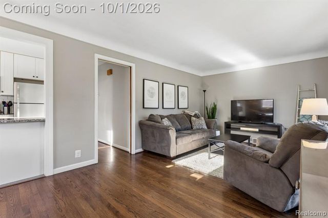 22644 Ridgeway Street, Saint Clair Shores, MI 48080