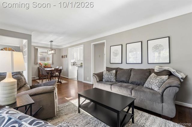 22644 Ridgeway Street, Saint Clair Shores, MI 48080