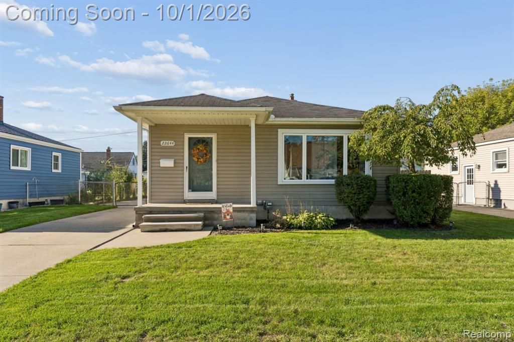 22644 Ridgeway Street, Saint Clair Shores, MI 48080