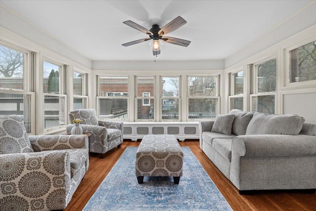 2237 N Lake DRIVE, Milwaukee, WI 53202