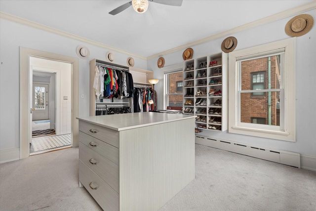 2237 N Lake DRIVE, Milwaukee, WI 53202