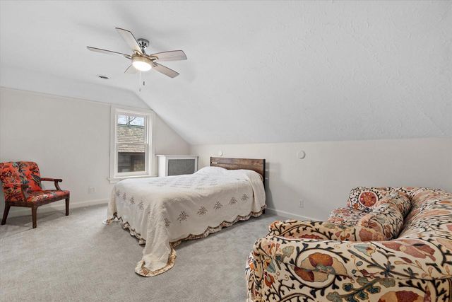 2237 N Lake DRIVE, Milwaukee, WI 53202