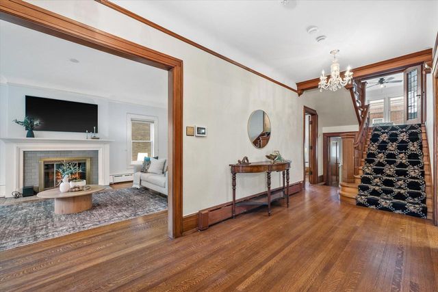 2237 N Lake DRIVE, Milwaukee, WI 53202