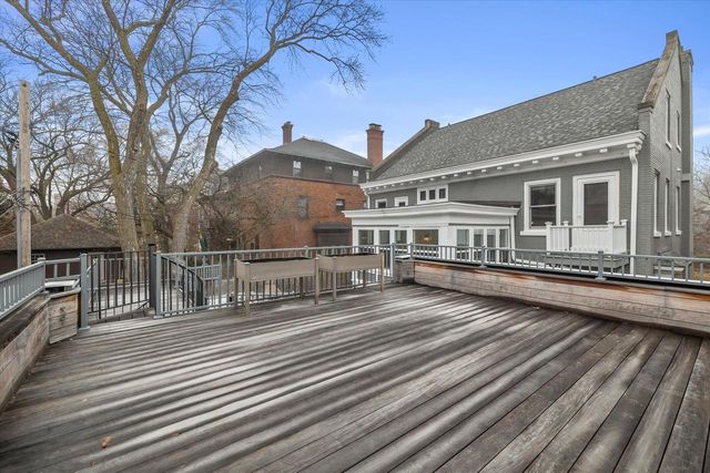 2237 N Lake DRIVE, Milwaukee, WI 53202