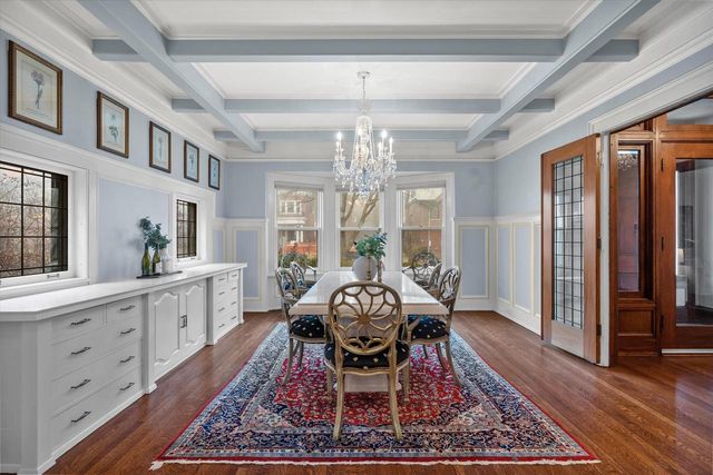 2237 N Lake DRIVE, Milwaukee, WI 53202