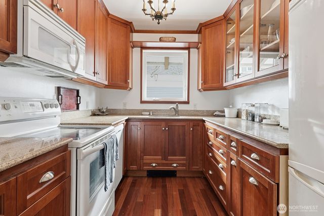 211 14th Avenue E, Seattle, WA 98112