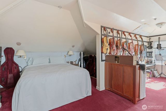 211 14th Avenue E, Seattle, WA 98112