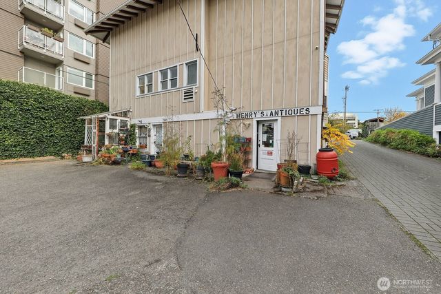 211 14th Avenue E, Seattle, WA 98112