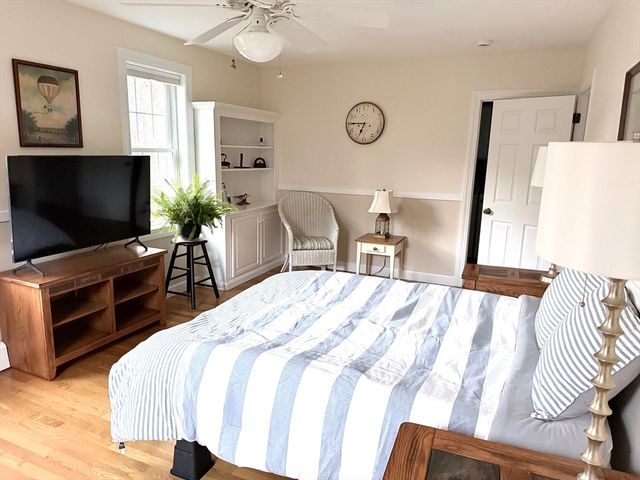 42 Marthas Ln, Harwich, MA 02645