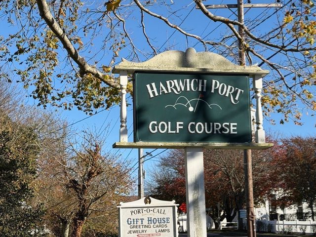 42 Marthas Ln, Harwich, MA 02645