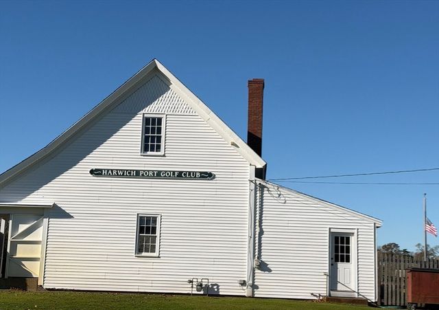 42 Marthas Ln, Harwich, MA 02645