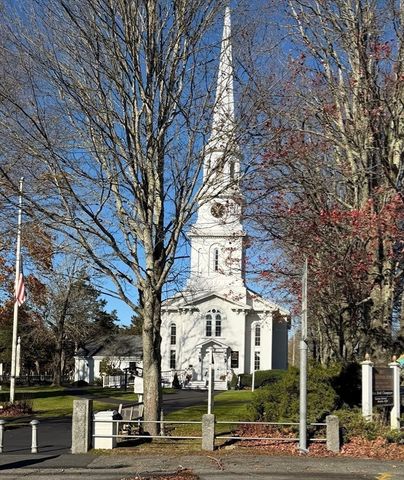 42 Marthas Ln, Harwich, MA 02645