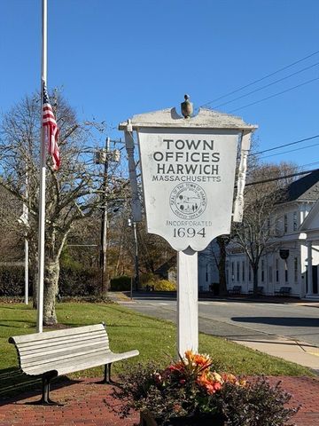 42 Marthas Ln, Harwich, MA 02645