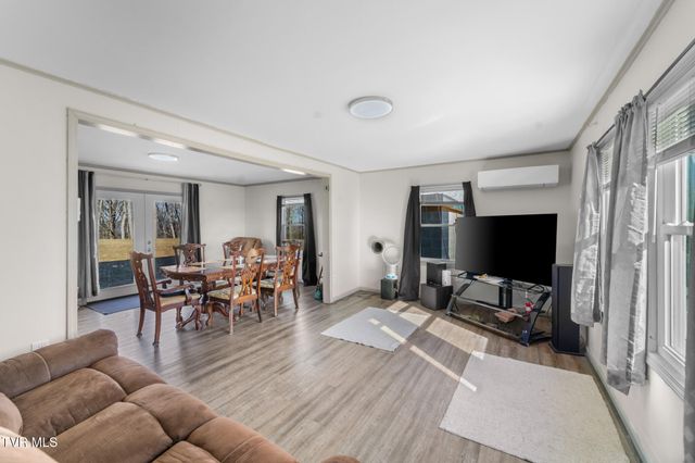 1965 Carterton Road, Lebanon, VA 24266