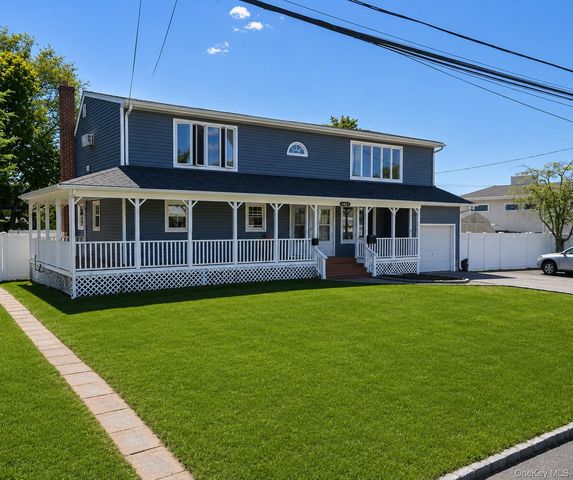 1423 9th Street, West Babylon, NY 11704