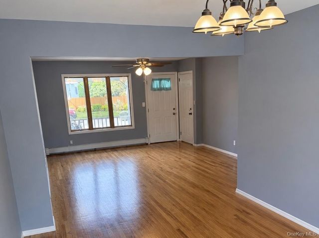 1423 9th Street, West Babylon, NY 11704