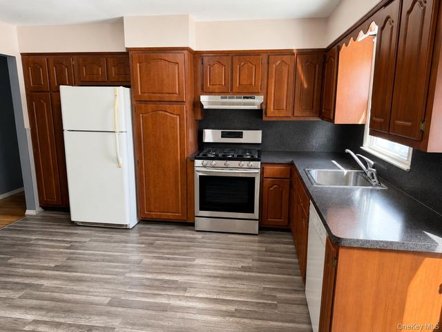 1423 9th Street, West Babylon, NY 11704