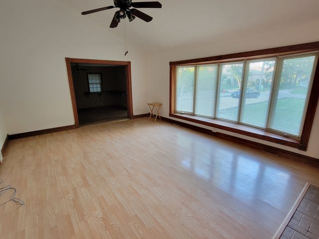 338 Pleasant Drive, Schaumburg, IL 60193