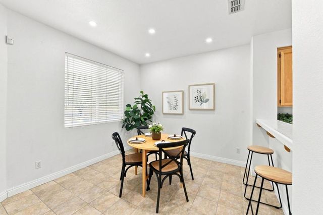 9113 Haussman Street, Elk Grove, CA 95758