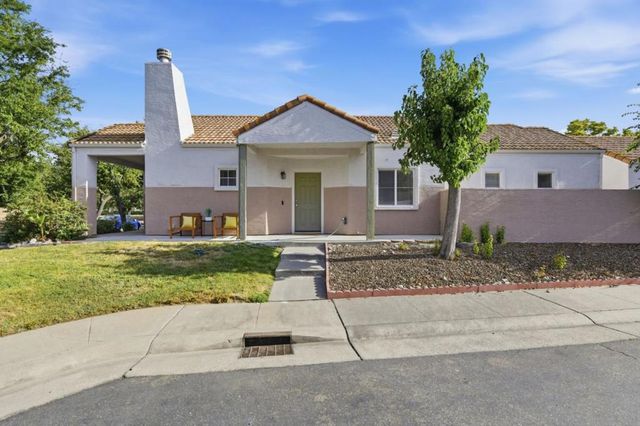 9113 Haussman Street, Elk Grove, CA 95758