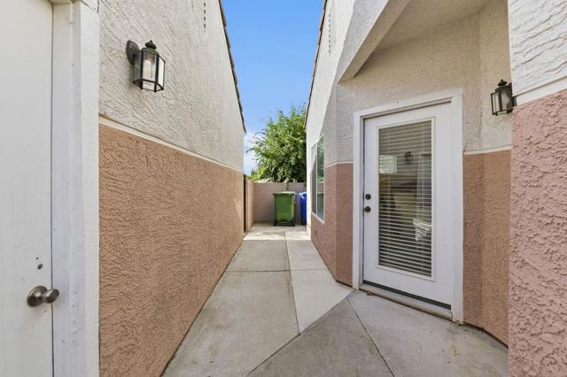 9113 Haussman Street, Elk Grove, CA 95758