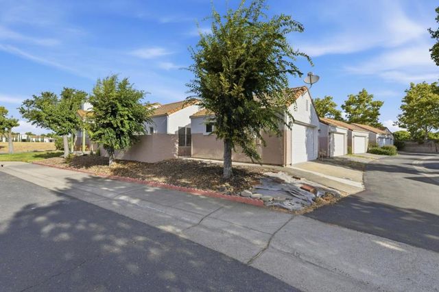 9113 Haussman Street, Elk Grove, CA 95758