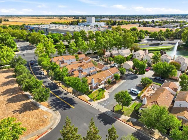 9113 Haussman Street, Elk Grove, CA 95758