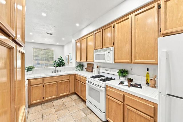 9113 Haussman Street, Elk Grove, CA 95758