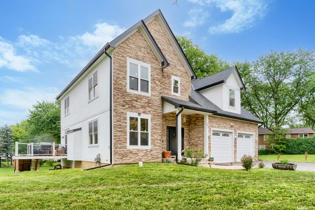 543 Madison Court, East Dundee, IL 60118