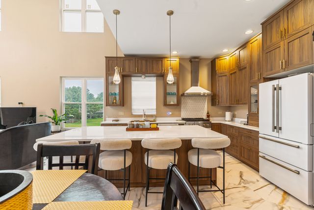 543 Madison Court, East Dundee, IL 60118