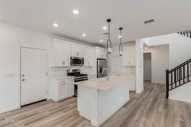 1319 W BLUEJAY Drive, Chandler, AZ 85286