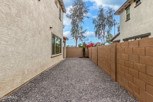 1319 W BLUEJAY Drive, Chandler, AZ 85286