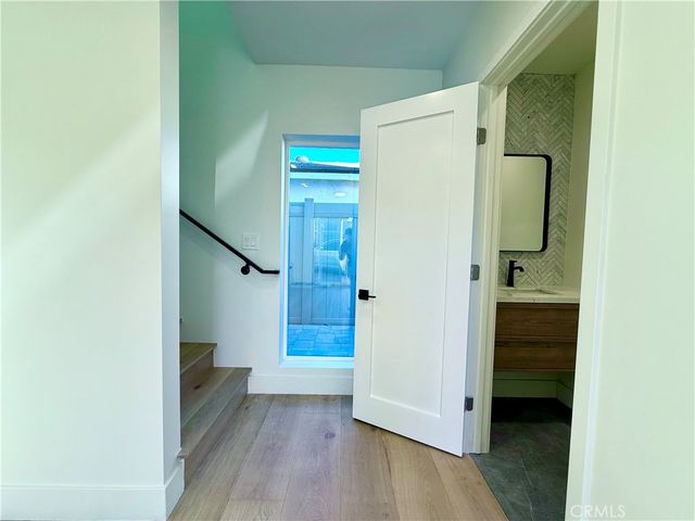 22404 Vanowen St, West Hills, CA 91307