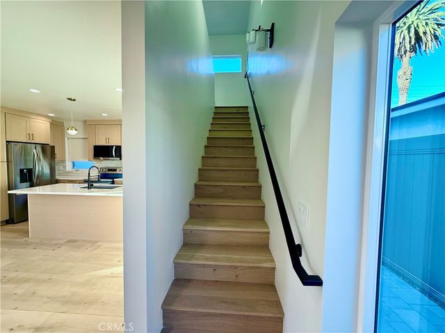 22404 Vanowen St, West Hills, CA 91307