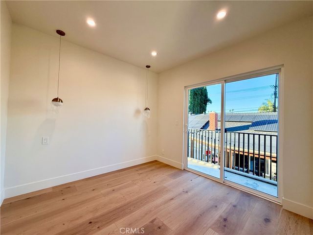 22404 Vanowen St, West Hills, CA 91307