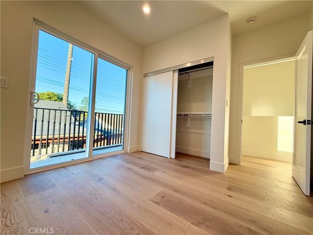 22404 Vanowen St, West Hills, CA 91307