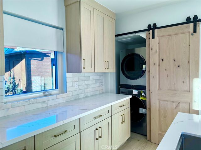 22404 Vanowen St, West Hills, CA 91307