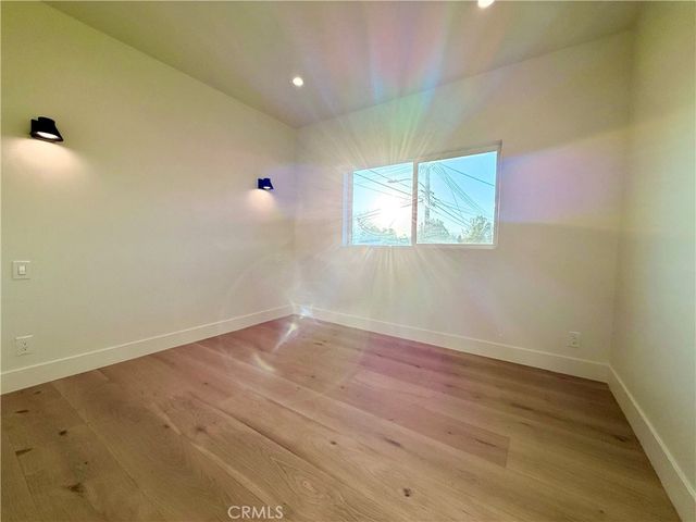 22404 Vanowen St, West Hills, CA 91307